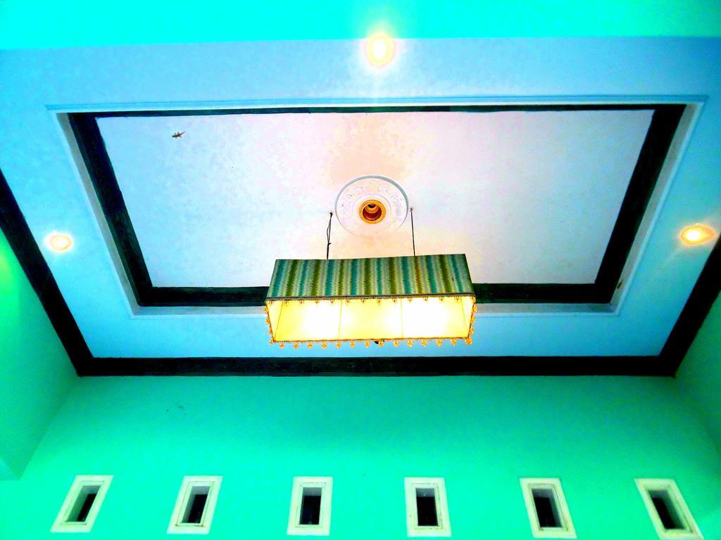 Lazy Monkey Hotel Senggigi Exterior foto