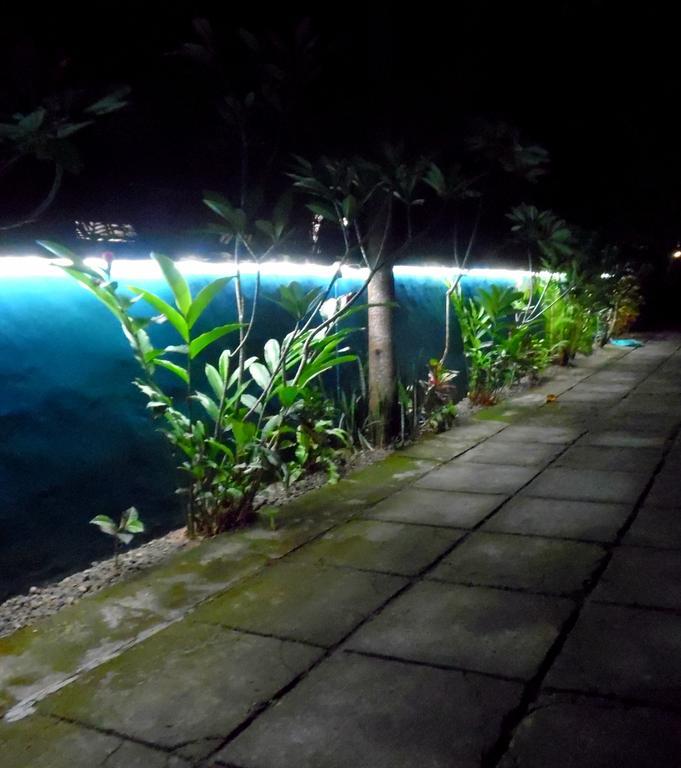 Lazy Monkey Hotel Senggigi Exterior foto