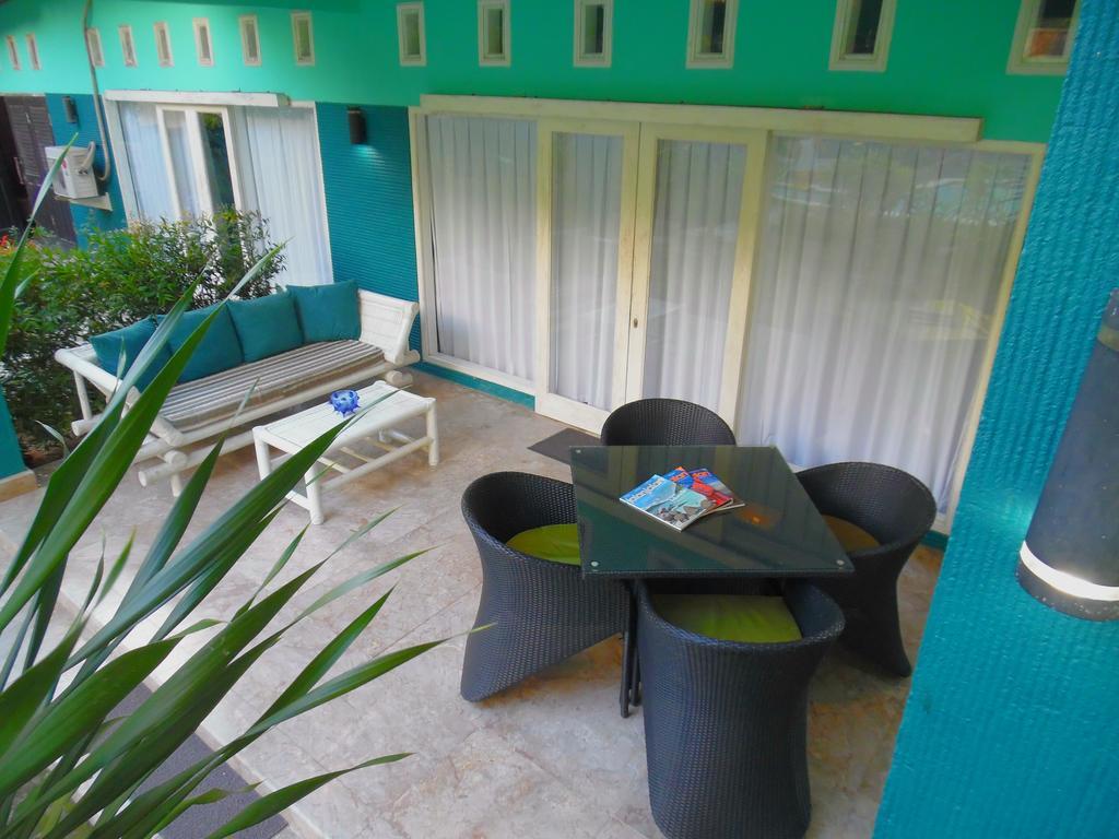 Lazy Monkey Hotel Senggigi Exterior foto